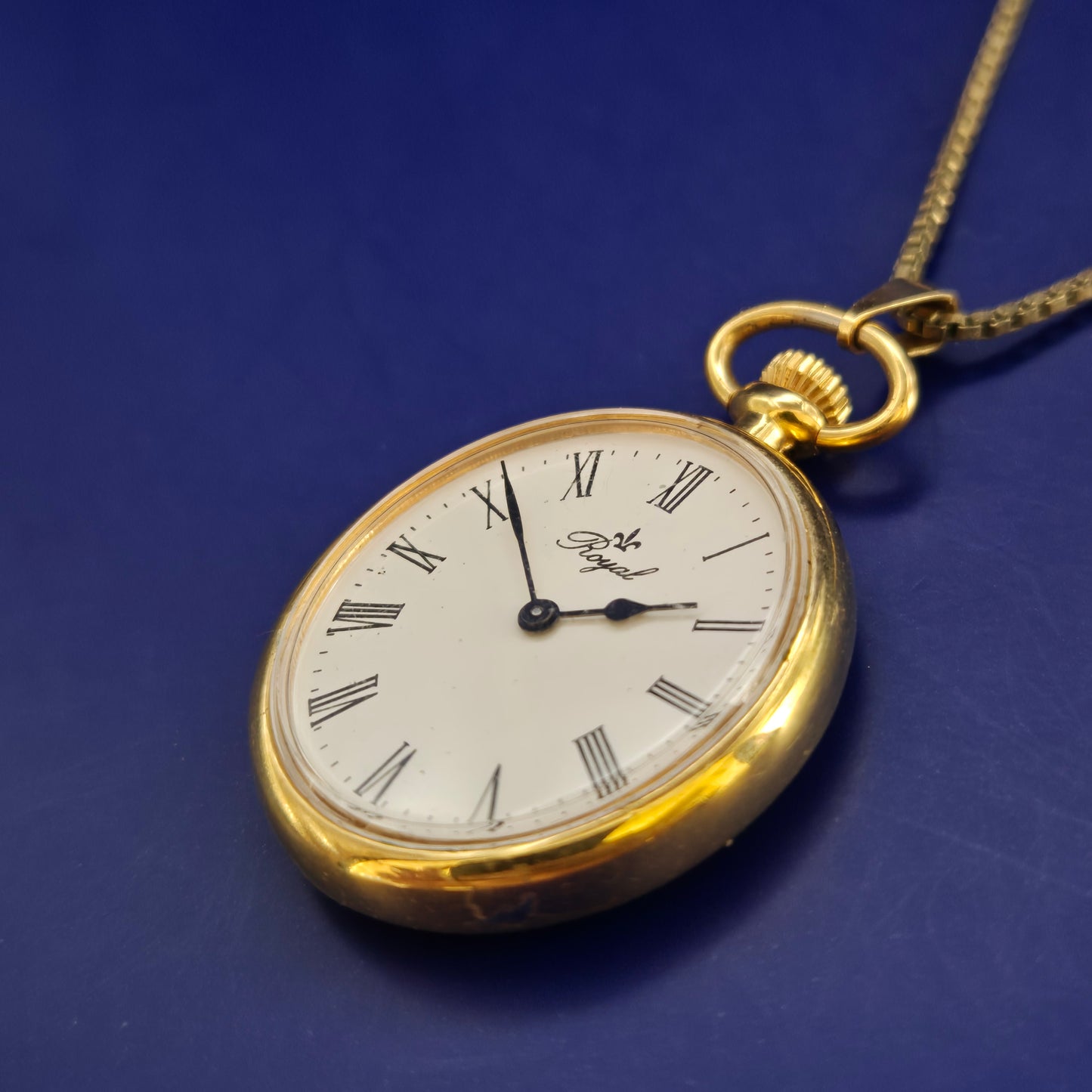 Elegante Royal Halsketten Uhr – Vintage Design mit römischen Ziffern
