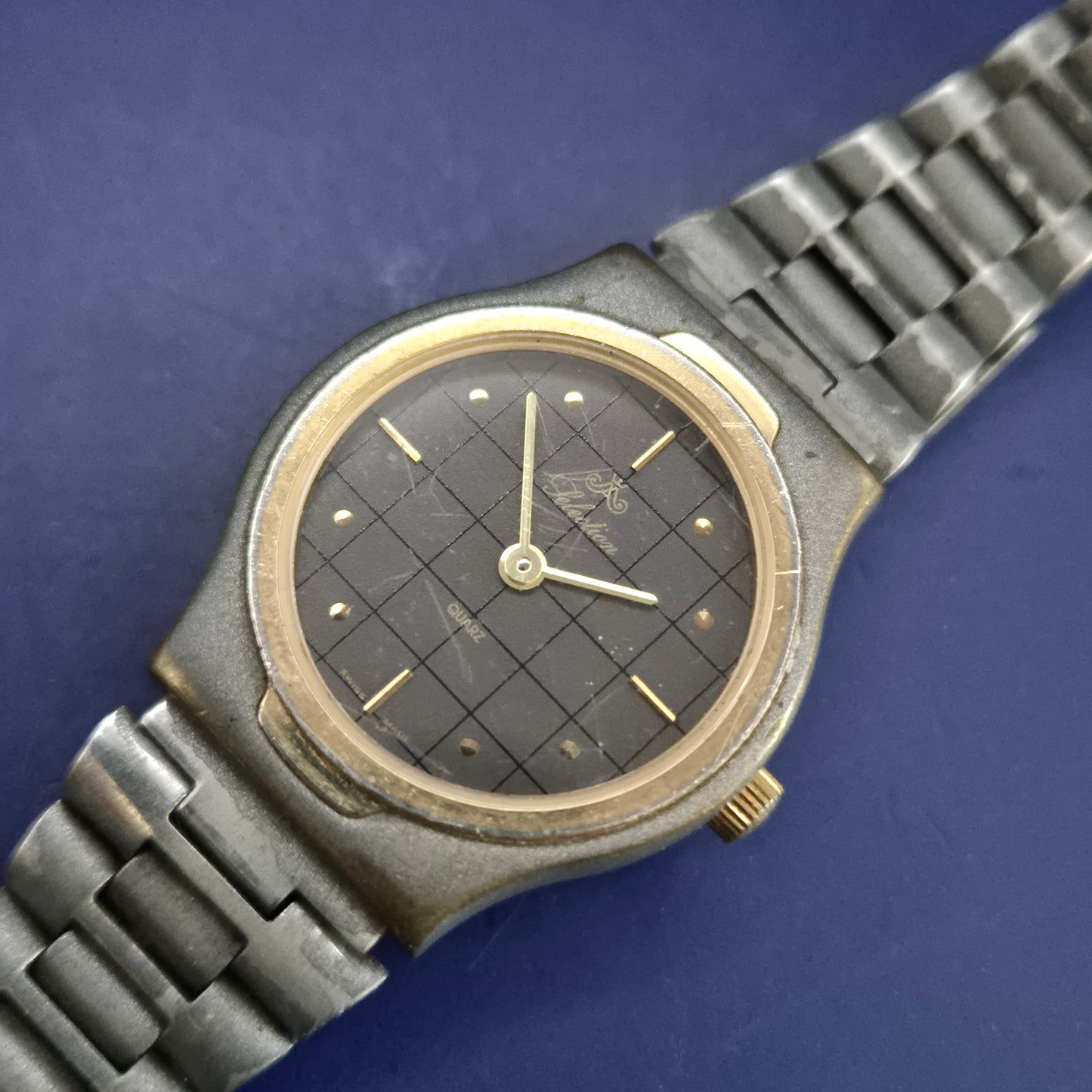 Elegante Selection Damen Uhr – Swiss Made Design mit Karomuster