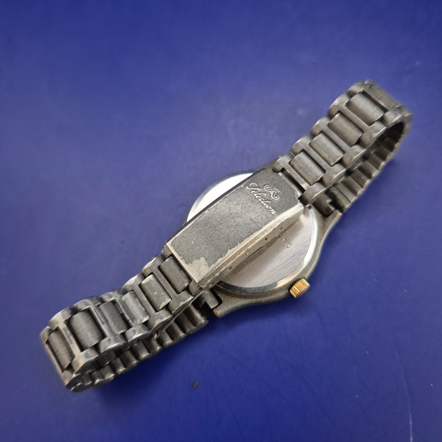 Elegante Selection Damen Uhr – Swiss Made Design mit Karomuster