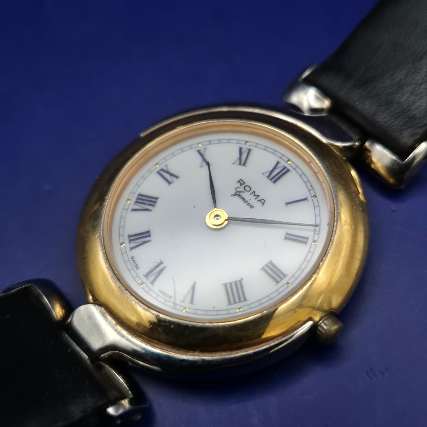 Exklusive Roma Genève Damen Uhr – Bicolor Design mit Römischen Ziffern