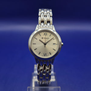 Titel Klassische M-Watch Mondaine Damen Uhr – Swiss Made Eleganz in Silber