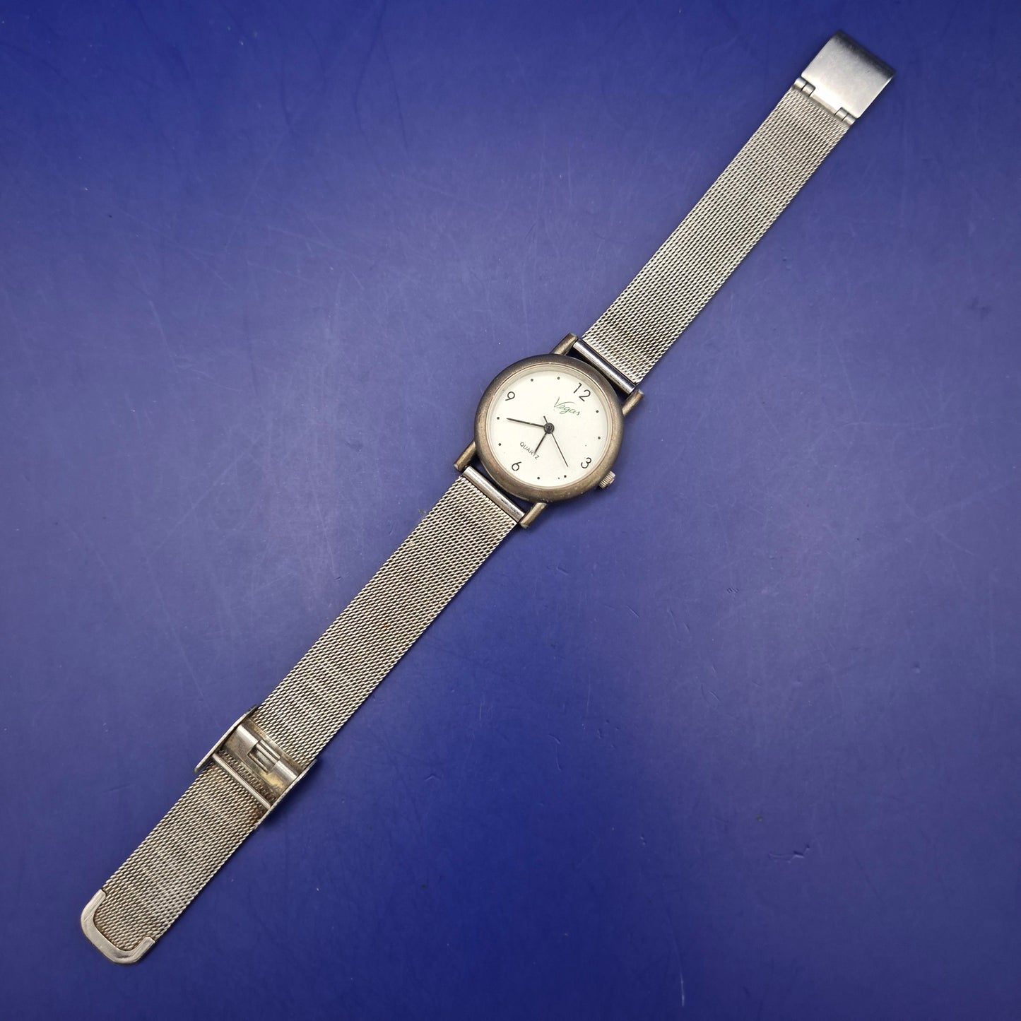 Klassische Vegas Damen Uhr – Schlichtes Design mit Milanaiseband