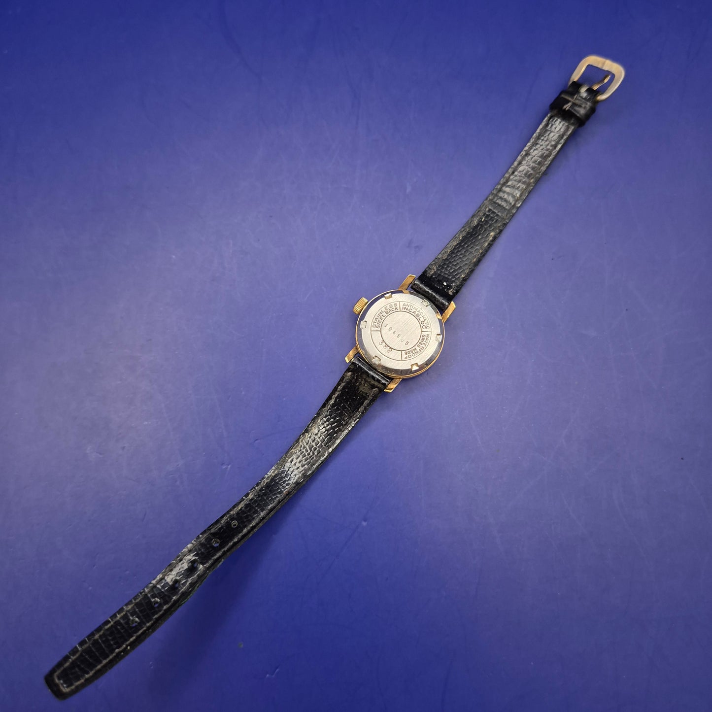 Klassische Monitor Damen Uhr – Vintage Charme mit Schweizer Präzision