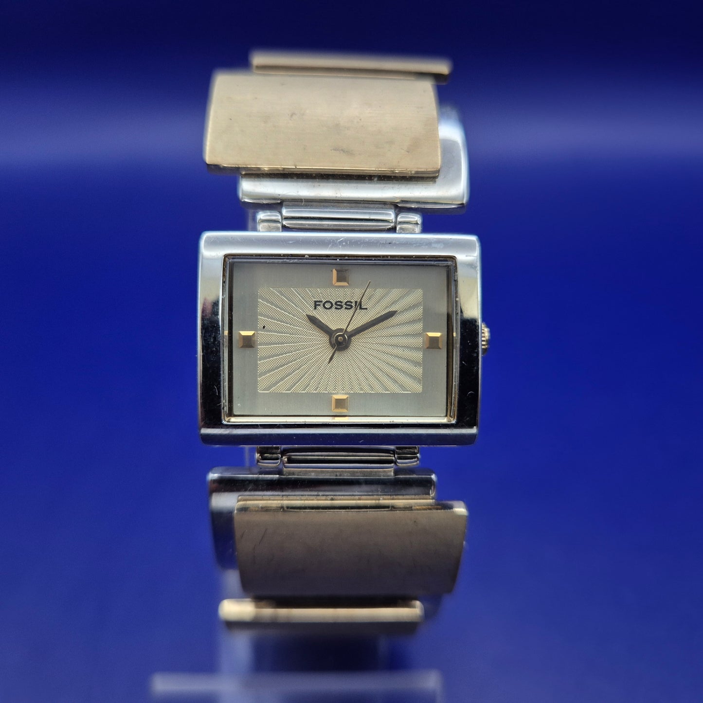 Schicke Fossil Damen Uhr – Stilvolles Gliederketten-Design
