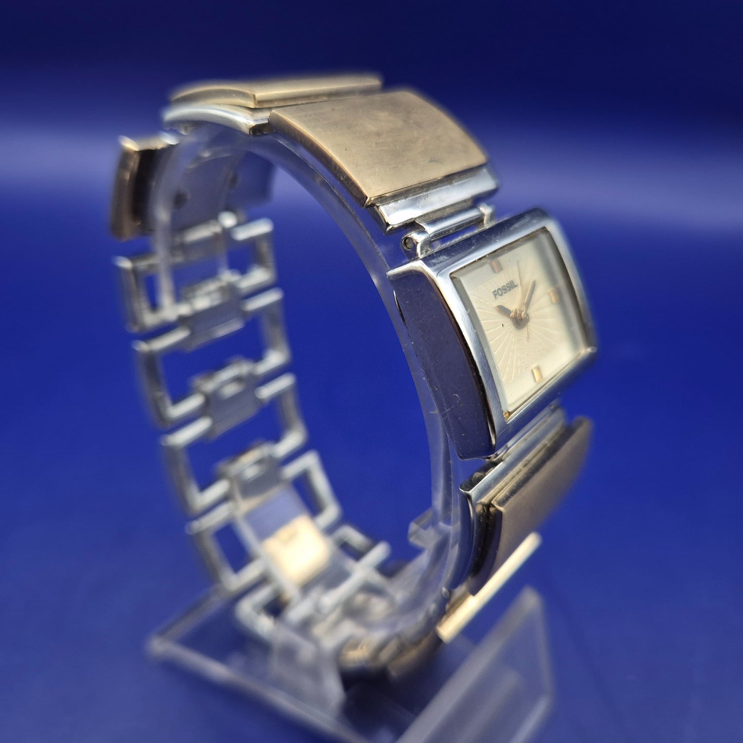 Schicke Fossil Damen Uhr – Stilvolles Gliederketten-Design