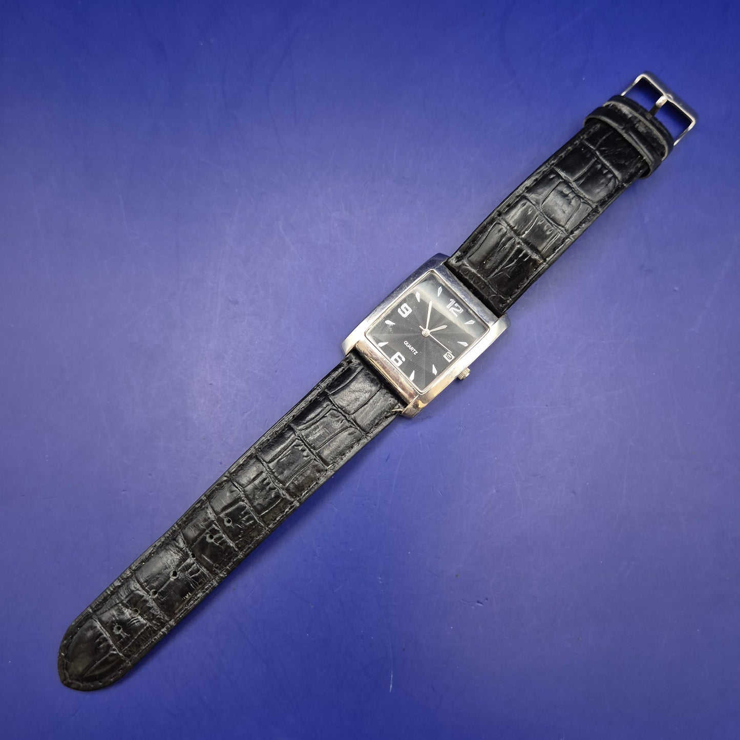 Klassische Herren Uhr mit schwarzem Lederarmband – Zeitloser Business-Look