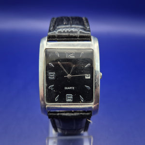 Klassische Herren Uhr mit schwarzem Lederarmband – Zeitloser Business-Look