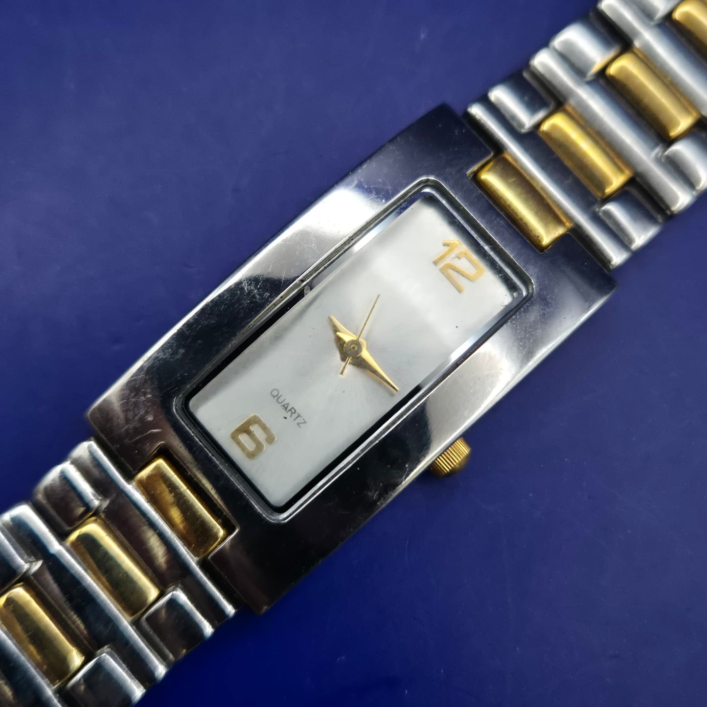 Elegante Damen Uhr im Bicolor Design – Stilvolles Rechteck-Gehäuse