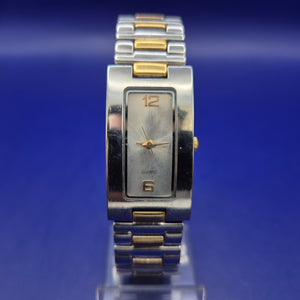 Elegante Damen Uhr im Bicolor Design – Stilvolles Rechteck-Gehäuse