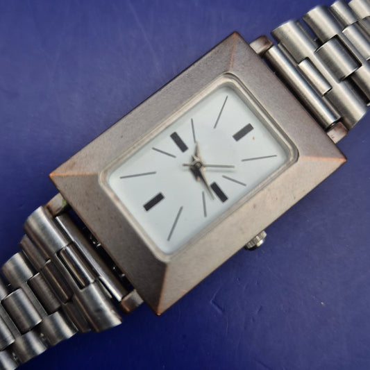 Elegante Damen Uhr – Minimalistisches Rechteck-Design in Silber