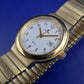 Klassische Junghans Damen Uhr – Goldfarbenes Design mit Stretcharmband