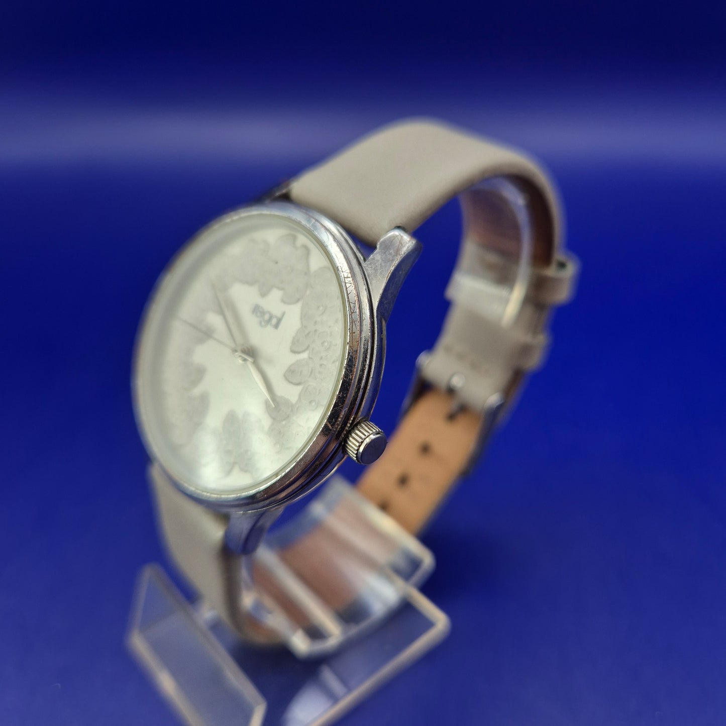 Stilvolle Regal Damen Uhr mit Blumen-Zifferblatt – Verspielte Eleganz