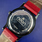 Moderne Noon Copenhagen Unisex Uhr – Markantes Design in Rot & Schwarz