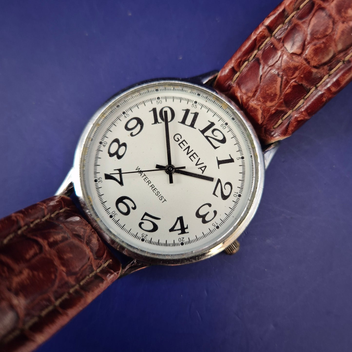 Klassische Geneva Herren Uhr – Zeitloses Design mit Lederarmband