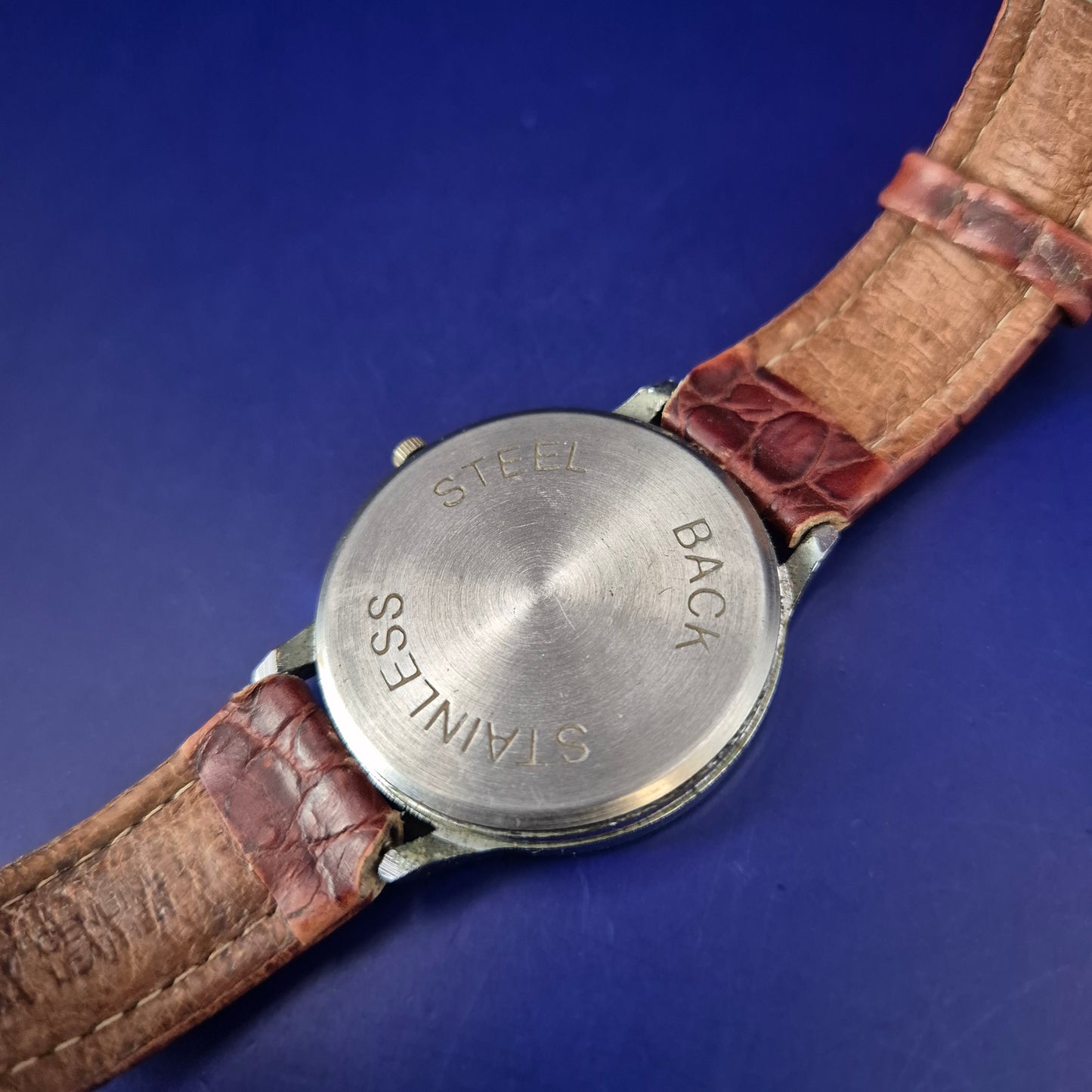 Klassische Geneva Herren Uhr – Zeitloses Design mit Lederarmband
