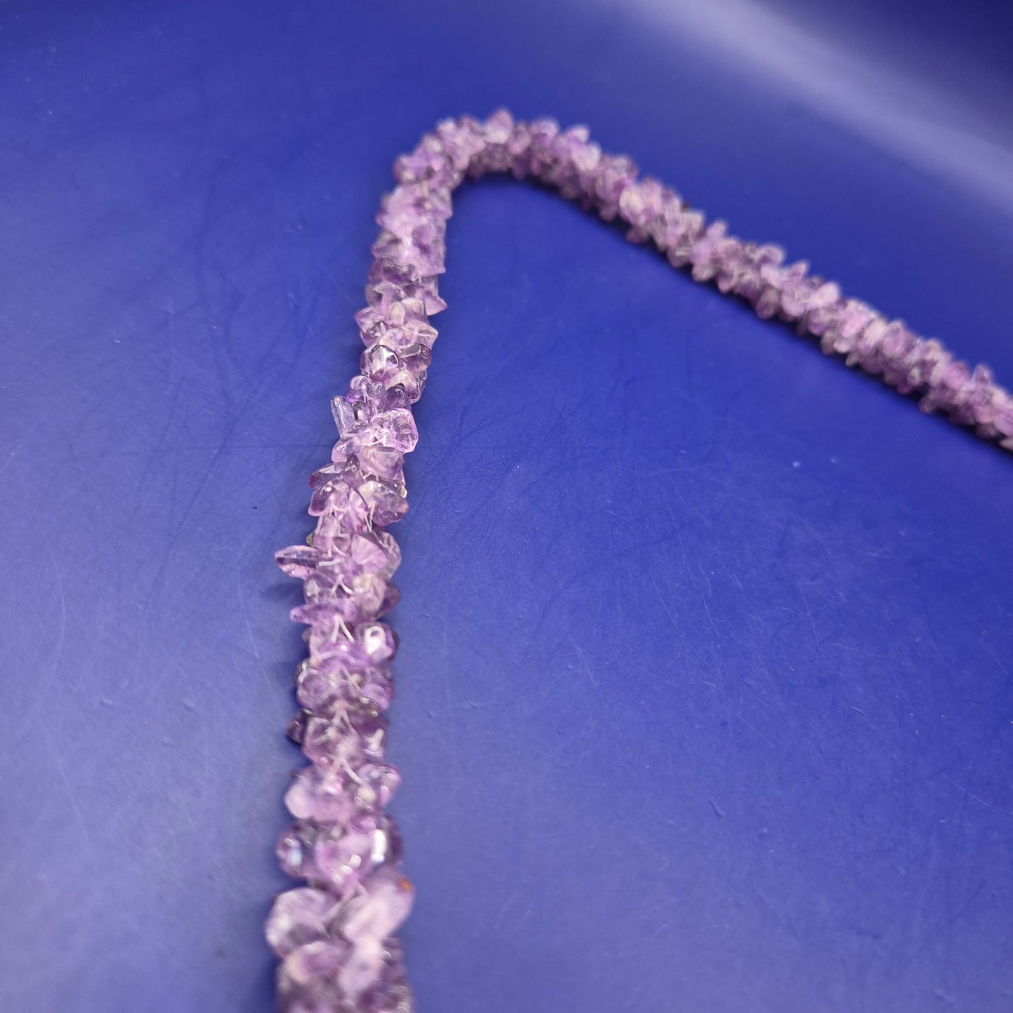 Edle Amethyst Splitterkette – Natürliches Violett für zeitlosen Stil