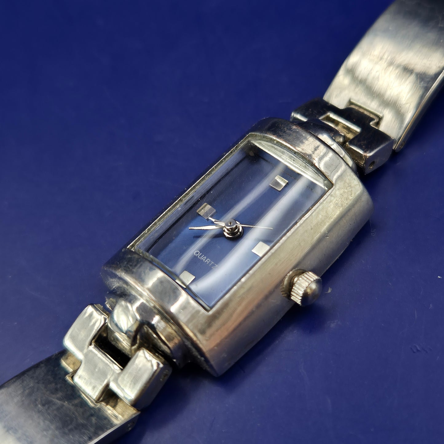 Elegante Yves Poinet Damen Uhr – Klassisch in Silber mit blauem Zifferblatt