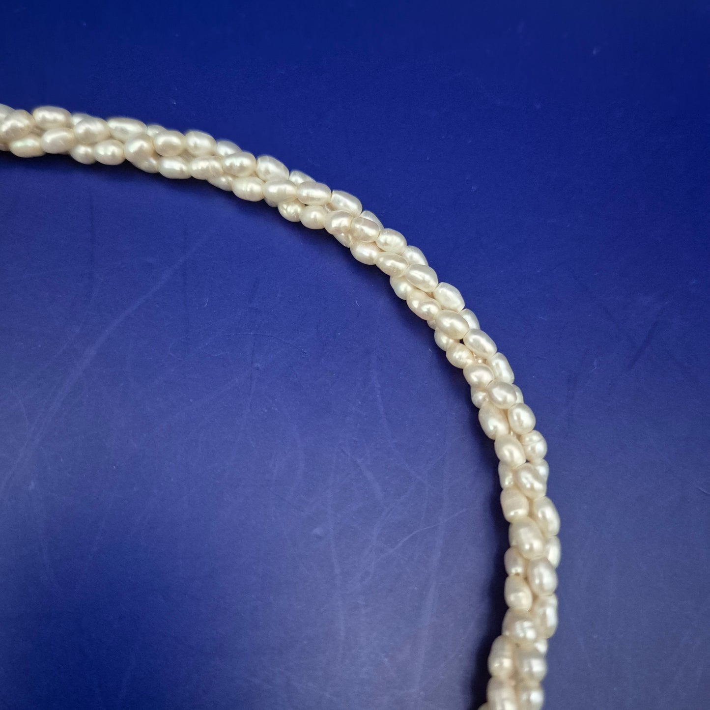 Edle Süßwasserperlen Kette – Elegantes Design in schimmerndem Weiß