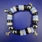 Modernes Perlen Armband mit Charms – Blau, Weiß & Hämatit-Optik