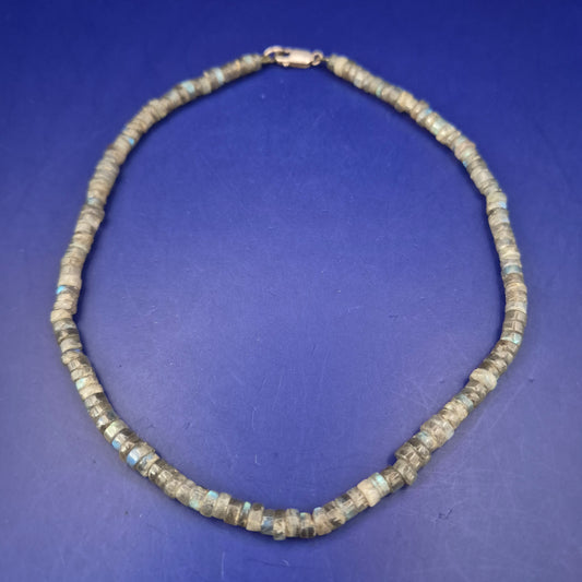 Edle Labradorit Kette mit 925 Silber Verschluss – Schimmerndes Design
