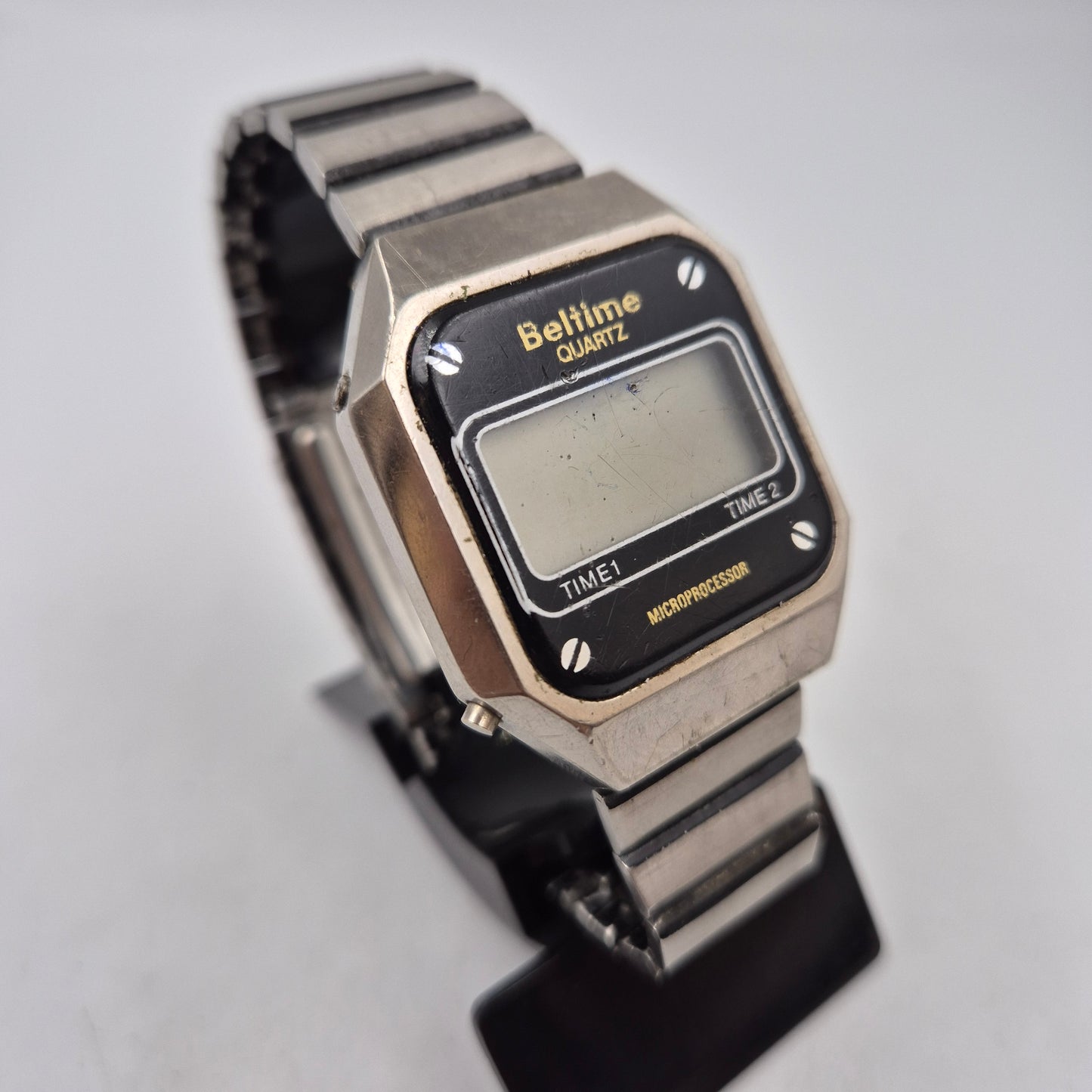 Vintage Beltime Herren Uhr – Retro Digital Design mit Gehäuse aus Edelstahl