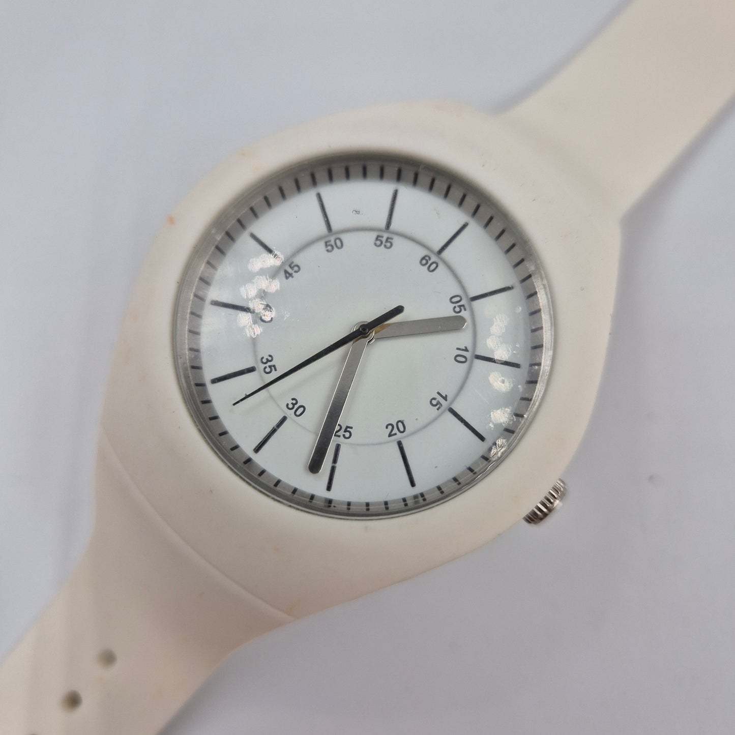 Schlichte Unisex Armband Uhr – Minimalistisches Design in Weiß