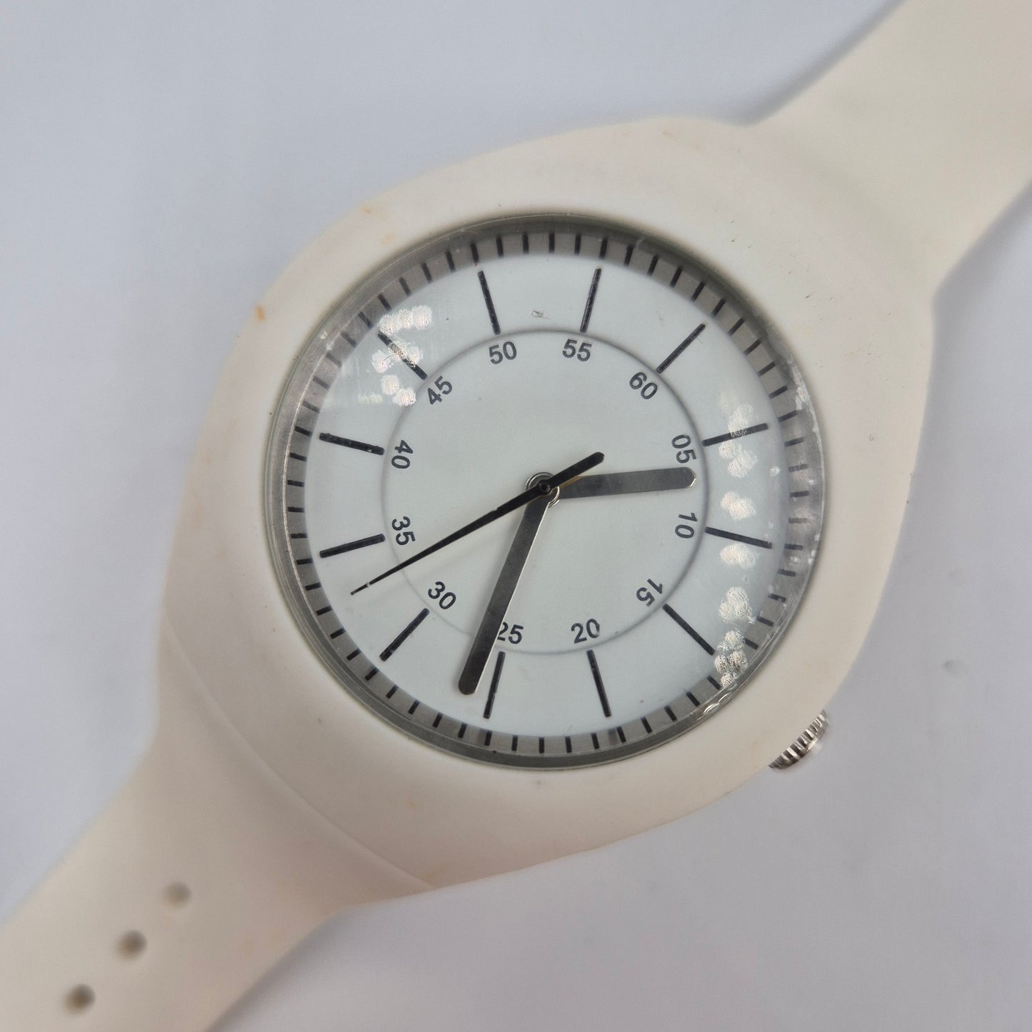 Schlichte Unisex Armband Uhr – Minimalistisches Design in Weiß