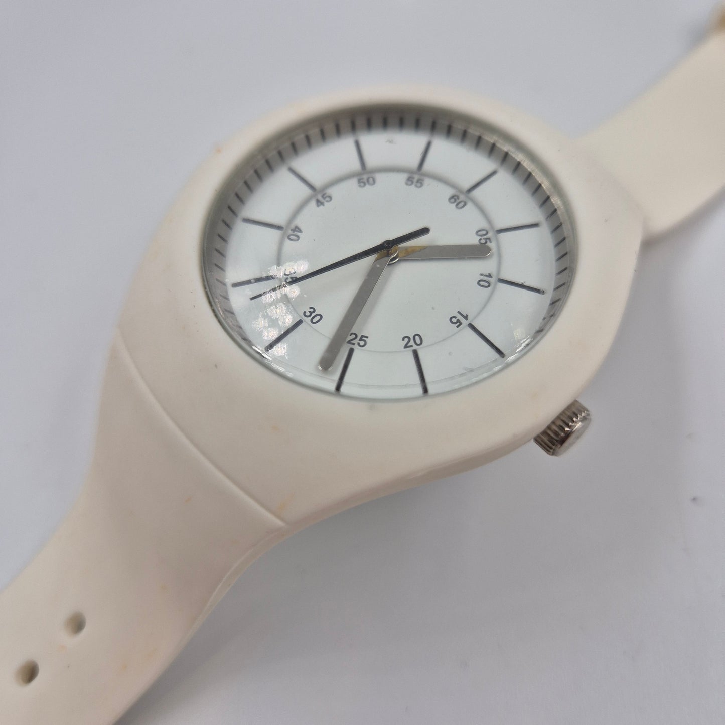Schlichte Unisex Armband Uhr – Minimalistisches Design in Weiß