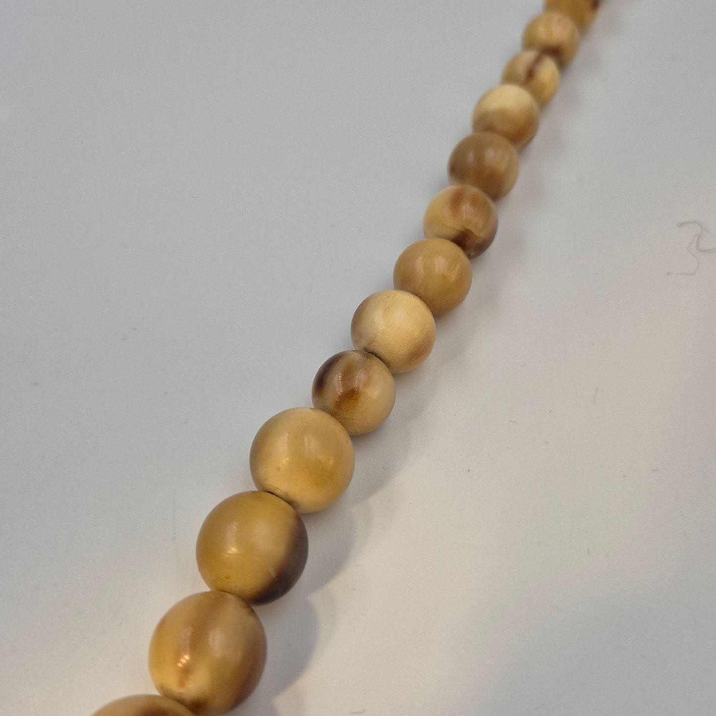 Rustikale Holzperlenkette – Natürliches Design im Boho-Stil