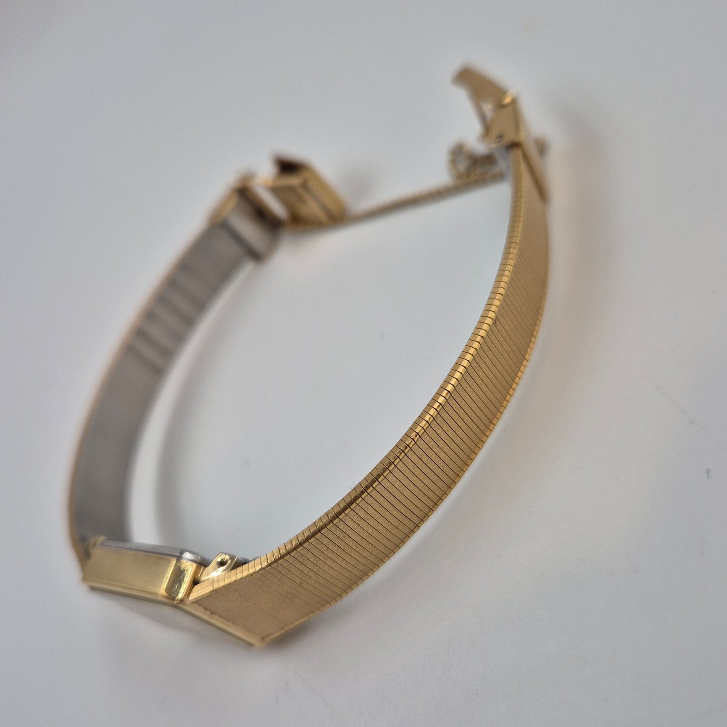 Elegante Pulsar Damen Uhr – Goldenes Vintage Design im Rechteck-Look