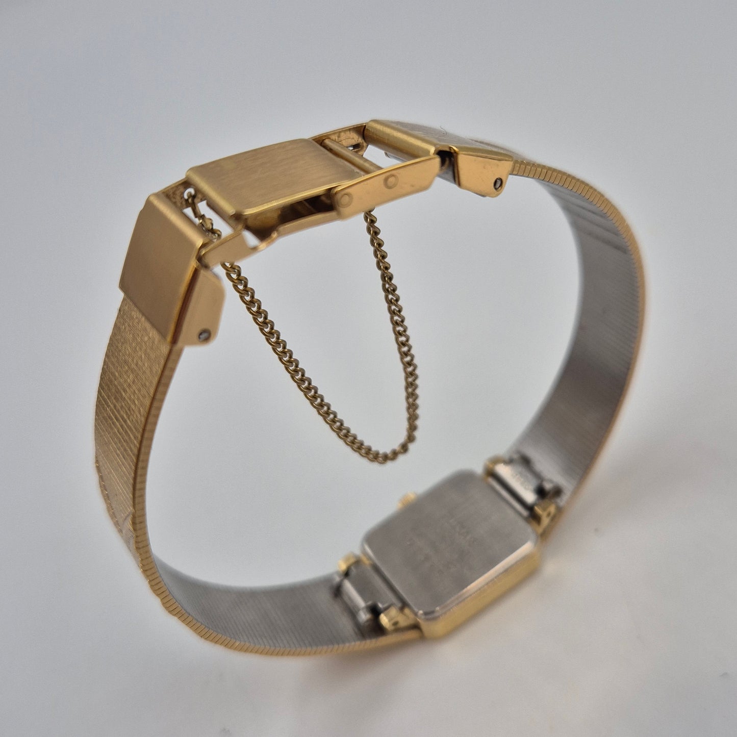 Elegante Pulsar Damen Uhr – Goldenes Vintage Design im Rechteck-Look