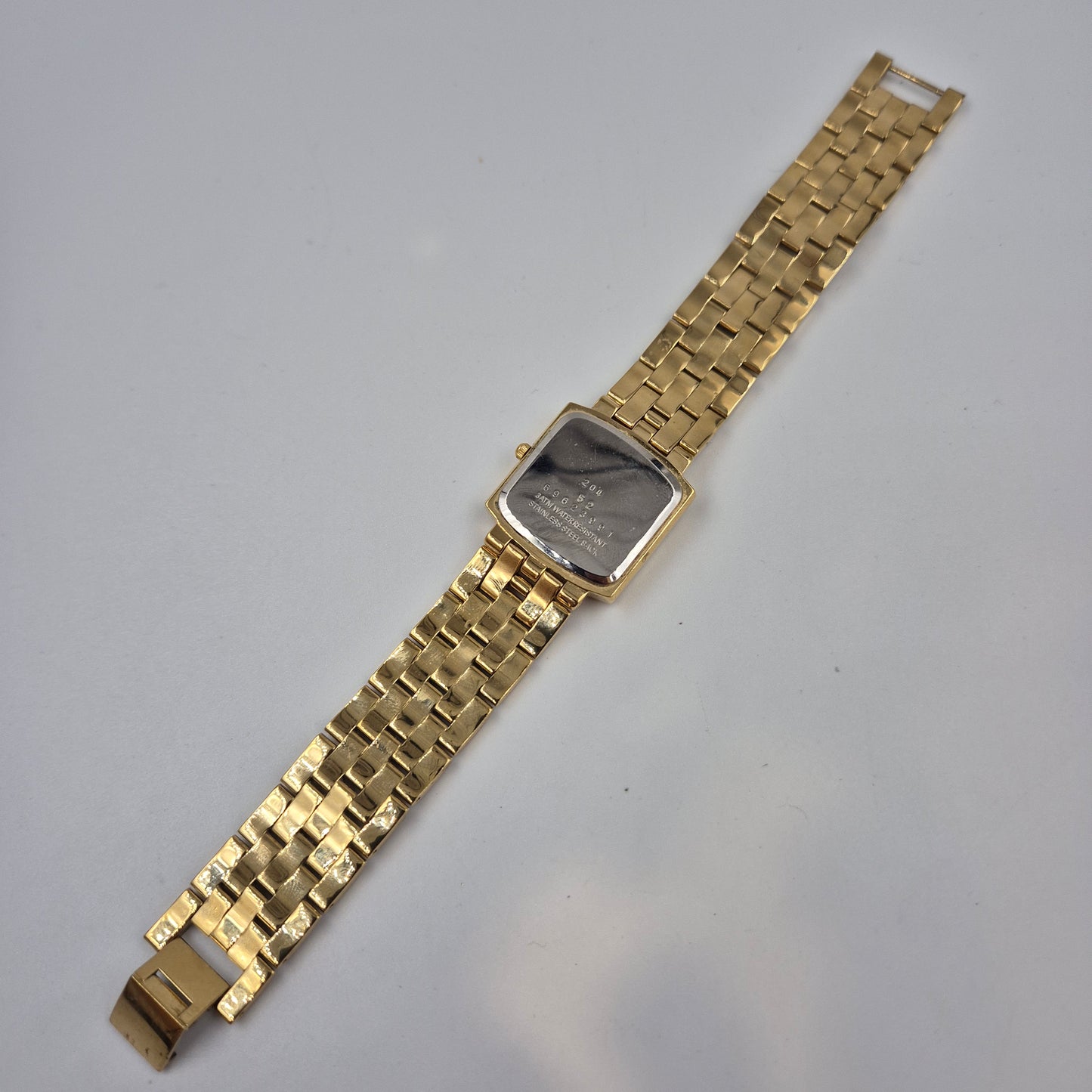 Elegante Saval Damen Uhr – Edles Design in glänzender Gold-Optik