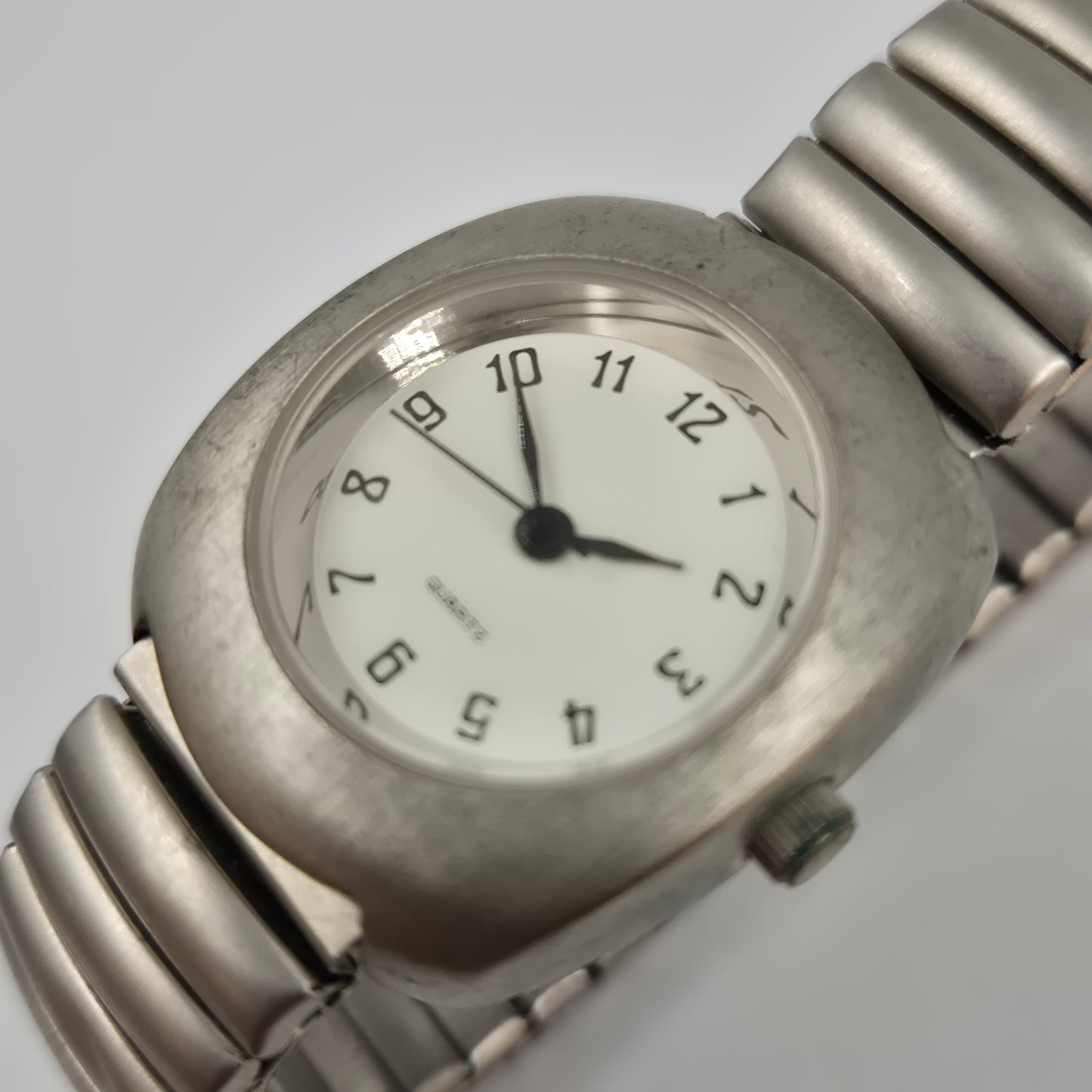 Klassische Vintage Damen Uhr – Minimalistischer Look mit Zugarmband