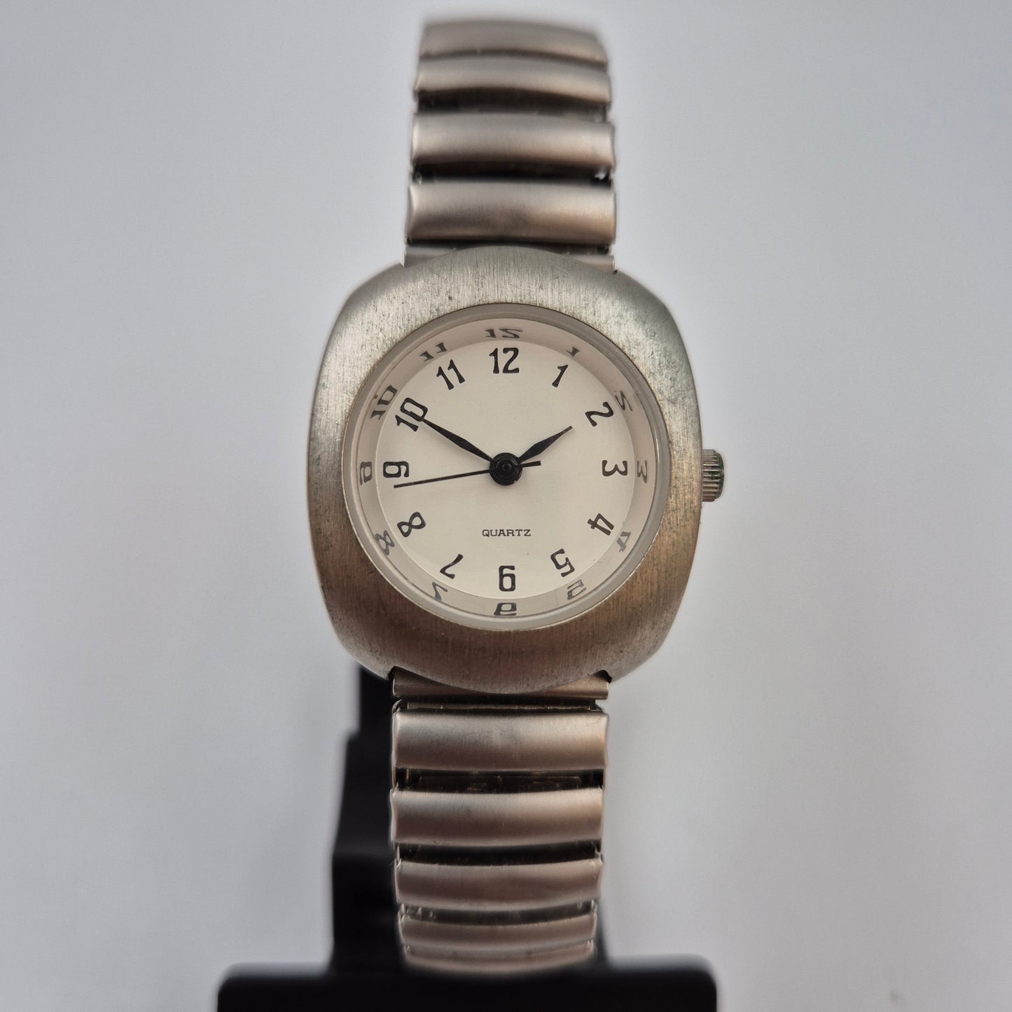 Klassische Vintage Damen Uhr – Minimalistischer Look mit Zugarmband