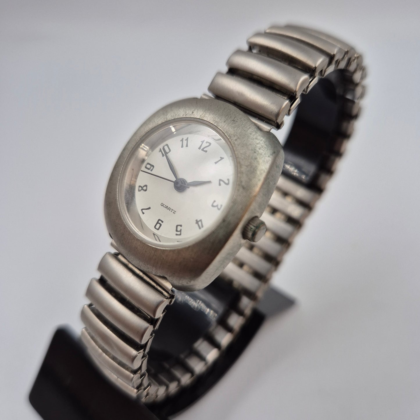 Klassische Vintage Damen Uhr – Minimalistischer Look mit Zugarmband