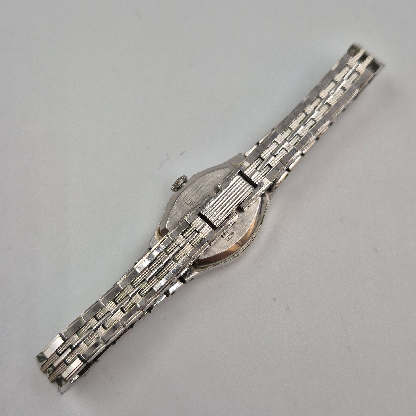 Elegante Pratina Damen Uhr – Klassischer Vintage-Look in Silber