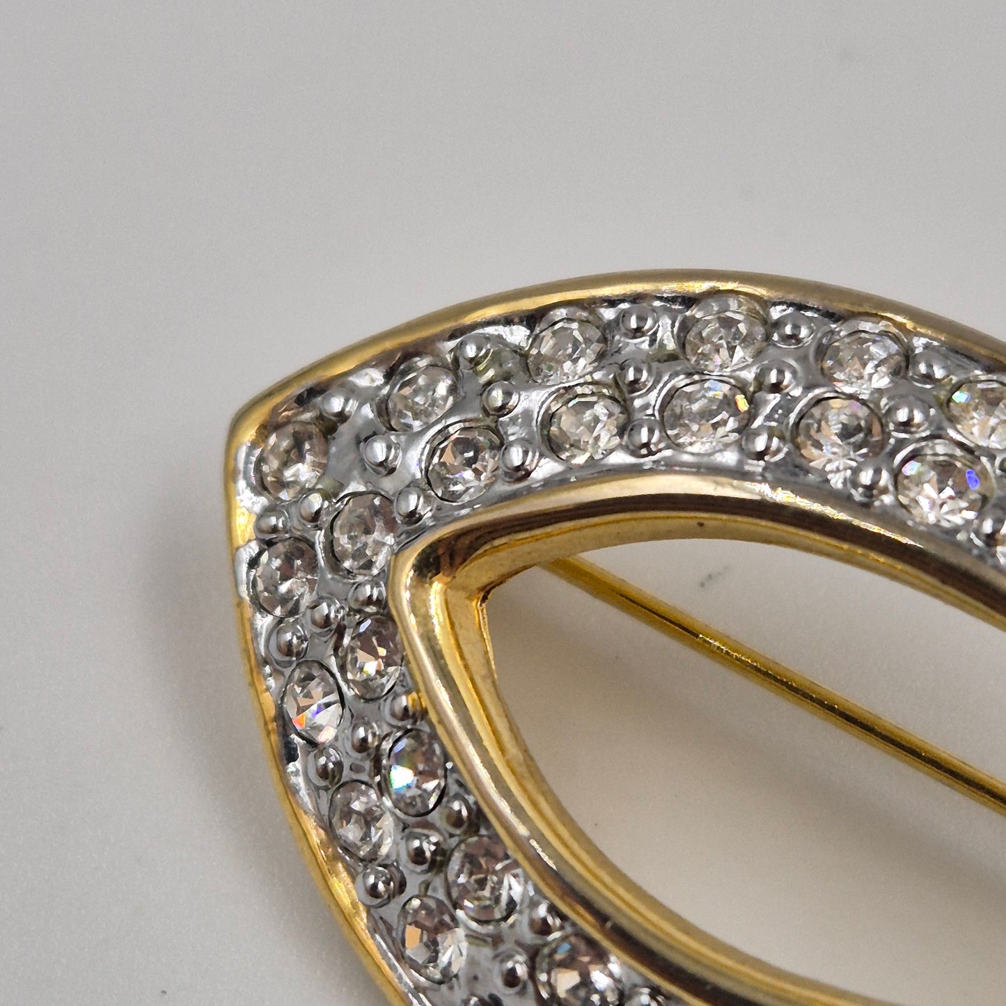 Elegante Vintage Brosche – Marquise-Form mit funkelndem Strass