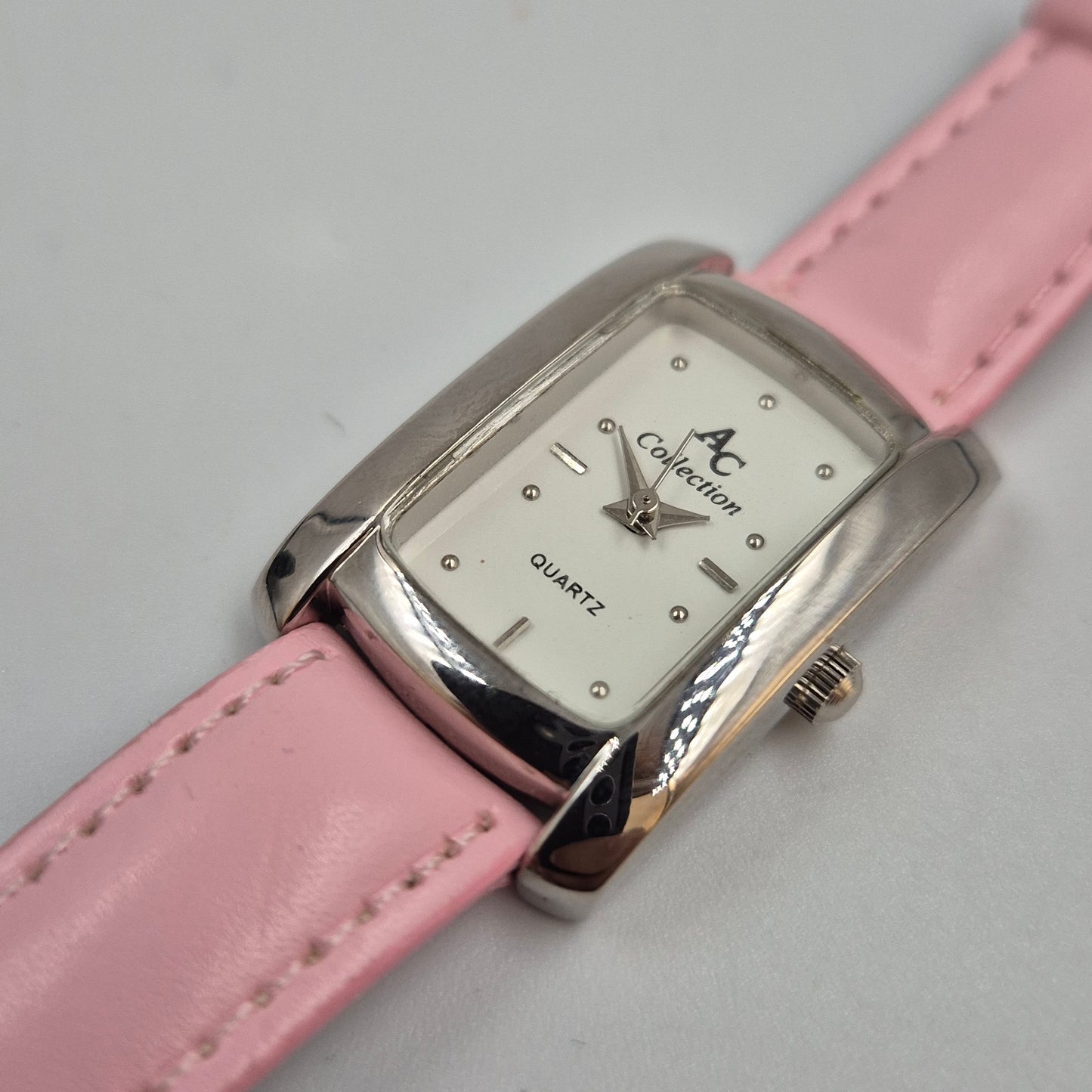 Elegante AC Collection Damen Uhr – Stilvolles Rechteck-Design in Rosa