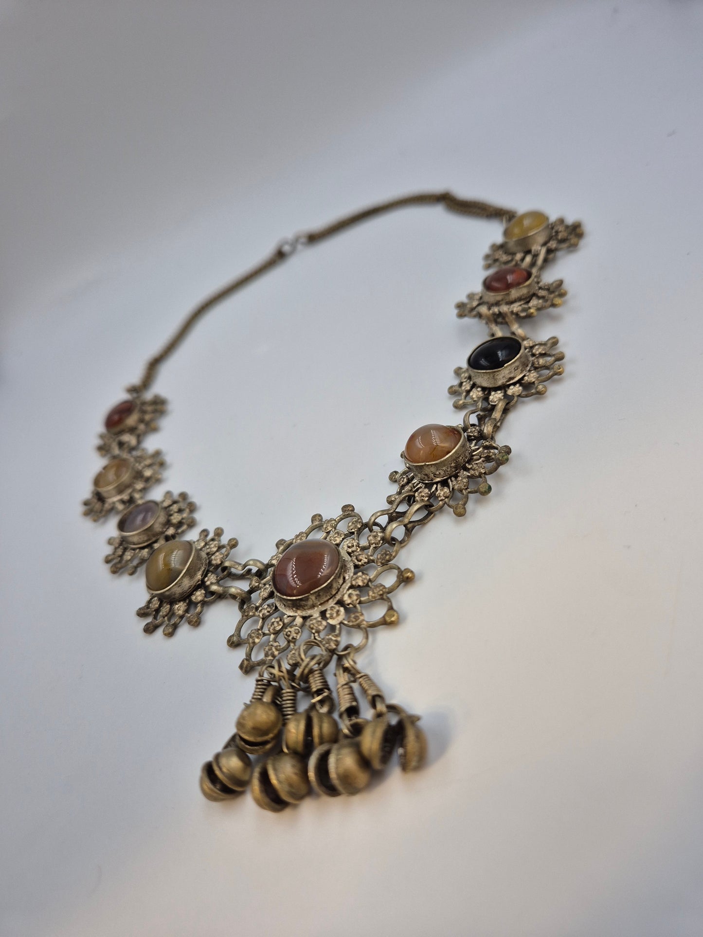 Vintage Statement Kette – Ethno-Stil mit bunten Natursteinen