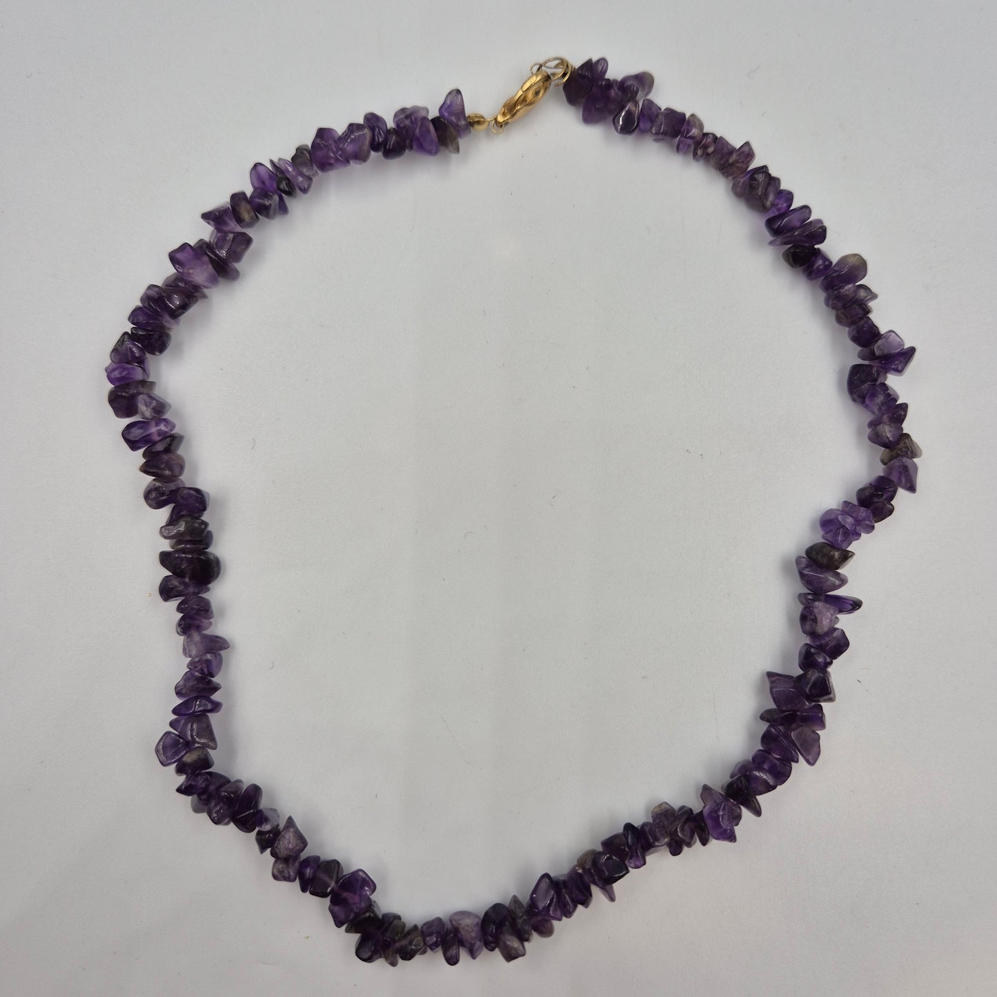 Edle Amethyst Splitter Kette – Naturstein Halskette in sattem Violett
