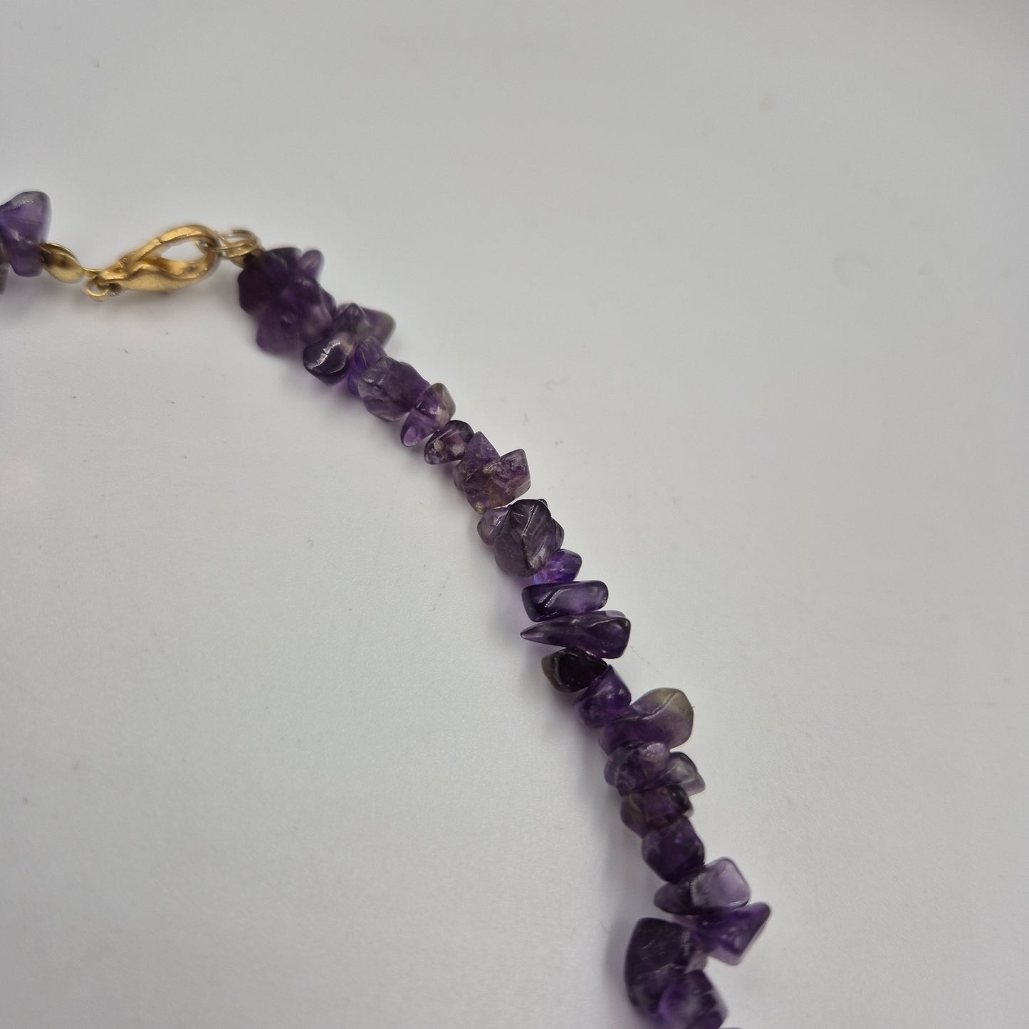 Edle Amethyst Splitter Kette – Naturstein Halskette in sattem Violett