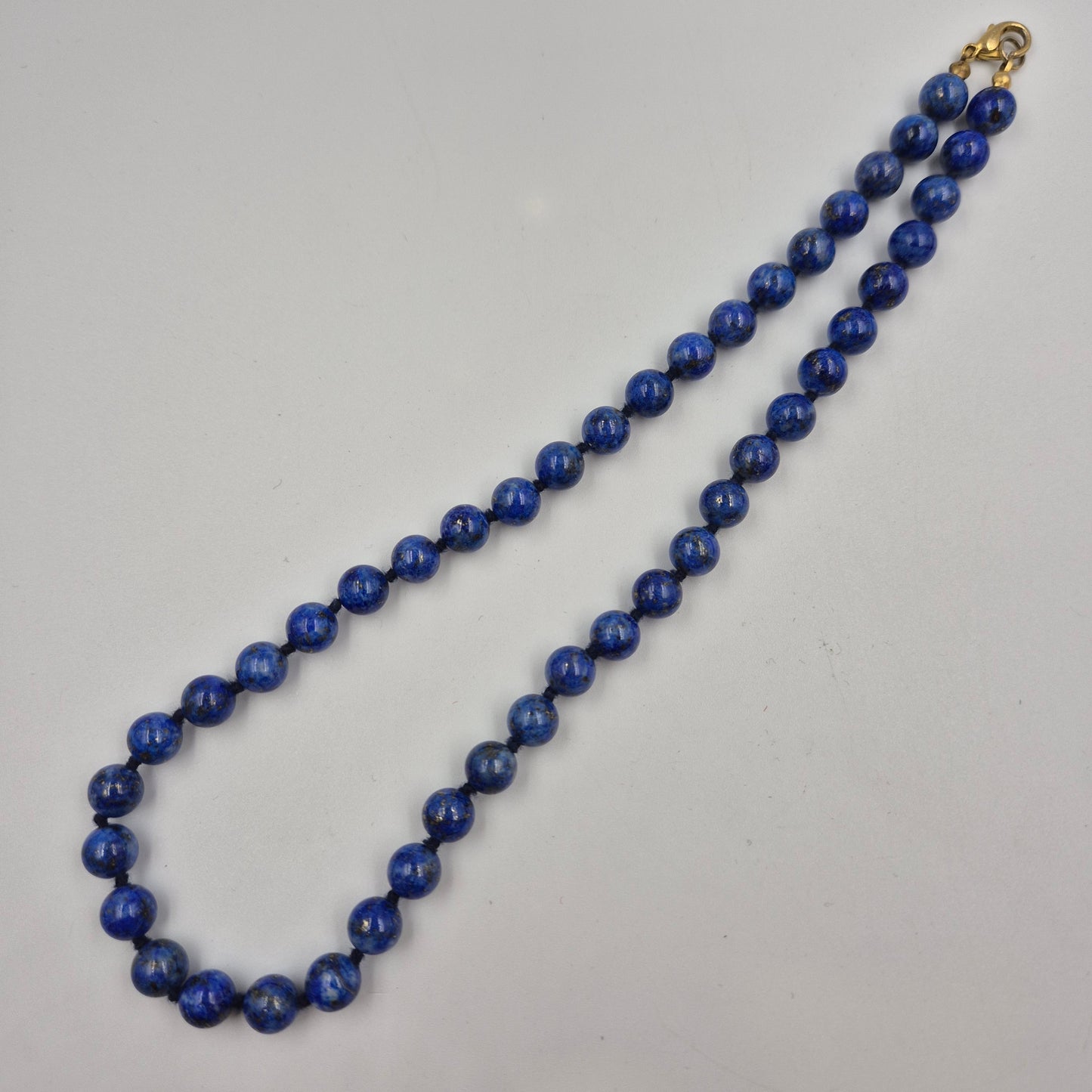 Elegante Lapis Lazuli Naturstein Kette – Tiefblau mit Karabinerverschluss