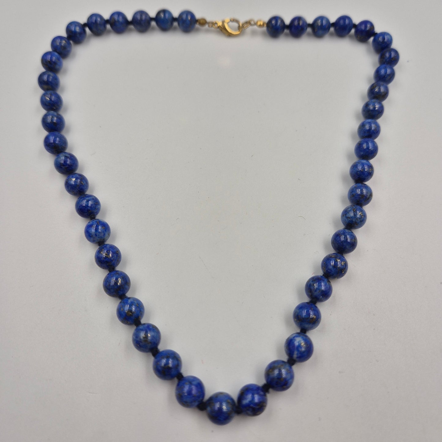 Elegante Lapis Lazuli Naturstein Kette – Tiefblau mit Karabinerverschluss