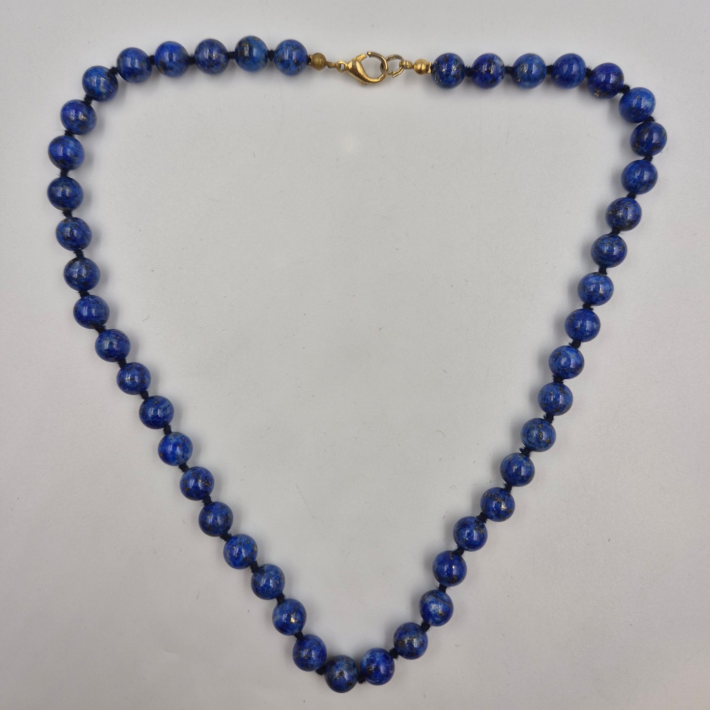 Elegante Lapis Lazuli Naturstein Kette – Tiefblau mit Karabinerverschluss