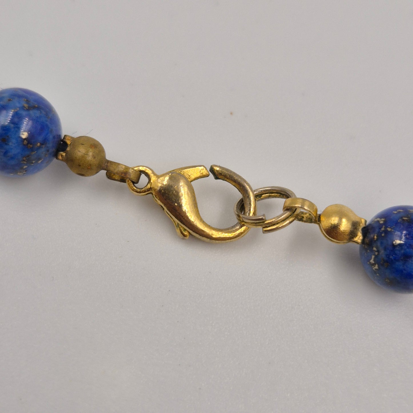 Elegante Lapis Lazuli Naturstein Kette – Tiefblau mit Karabinerverschluss