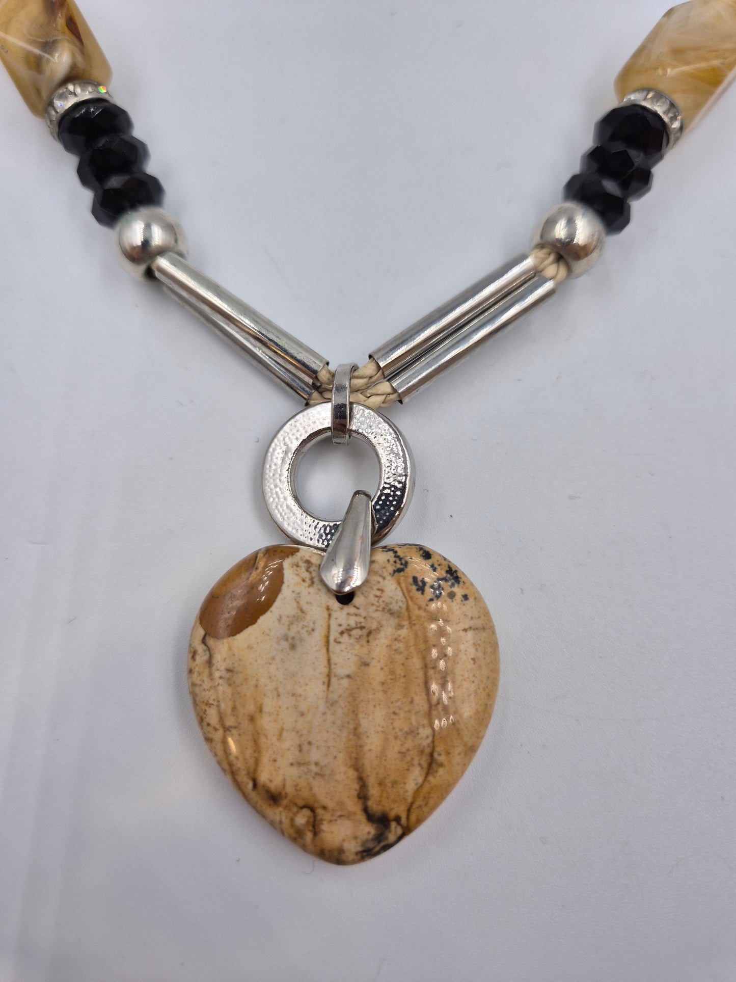 Elegante BIBA Damen Kette mit Herz Anhänger aus Naturstein