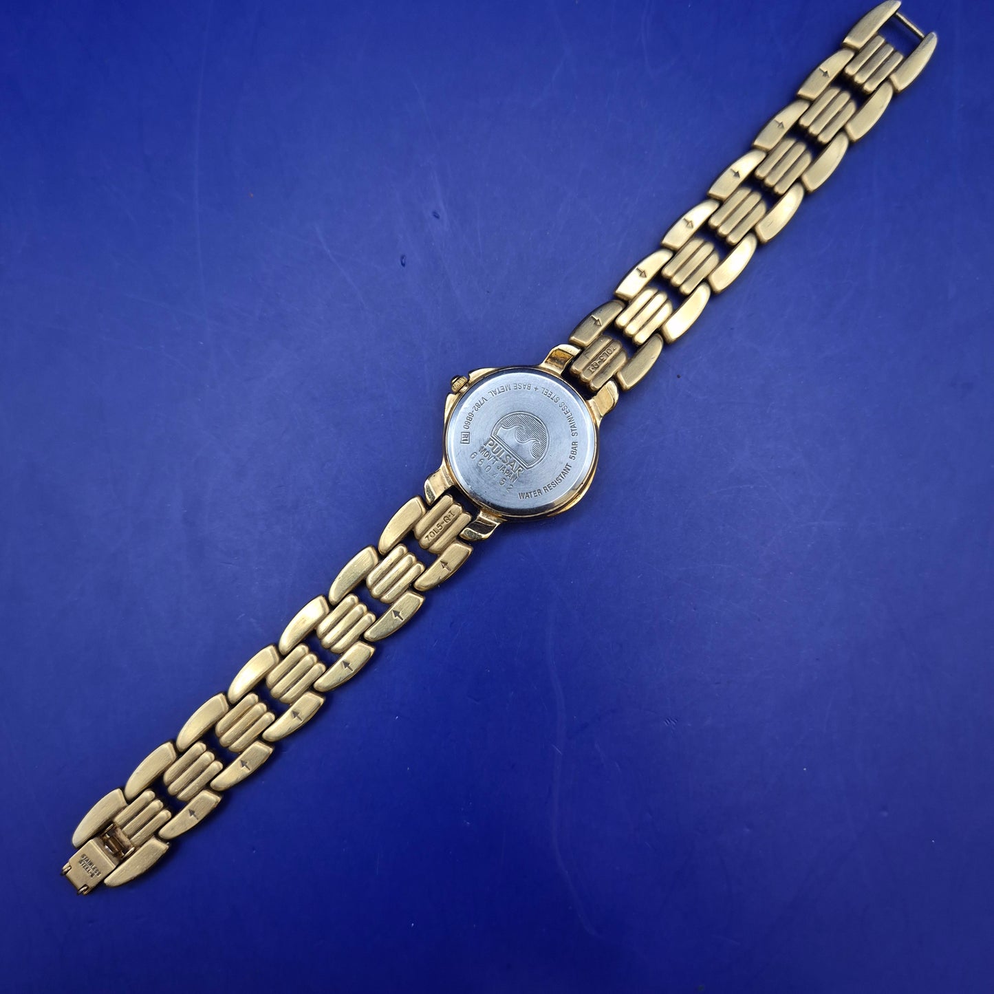 Elegante Pulsar Damen Uhr Gold – Klassisches Design mit Datumsanzeige