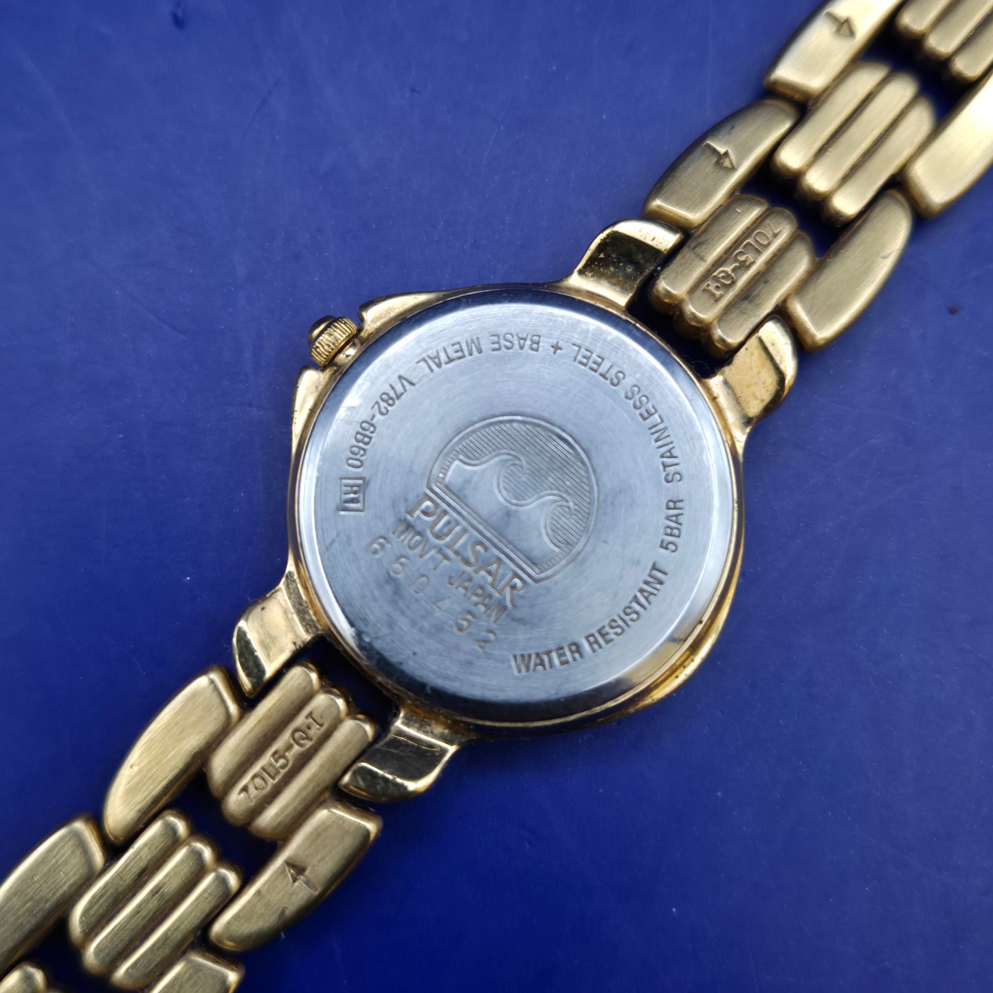 Elegante Pulsar Damen Uhr Gold – Klassisches Design mit Datumsanzeige