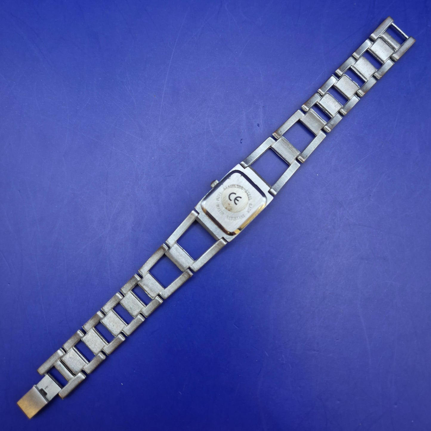 Elegante Damen Uhr in Silber-Optik – Rechteckiges Design