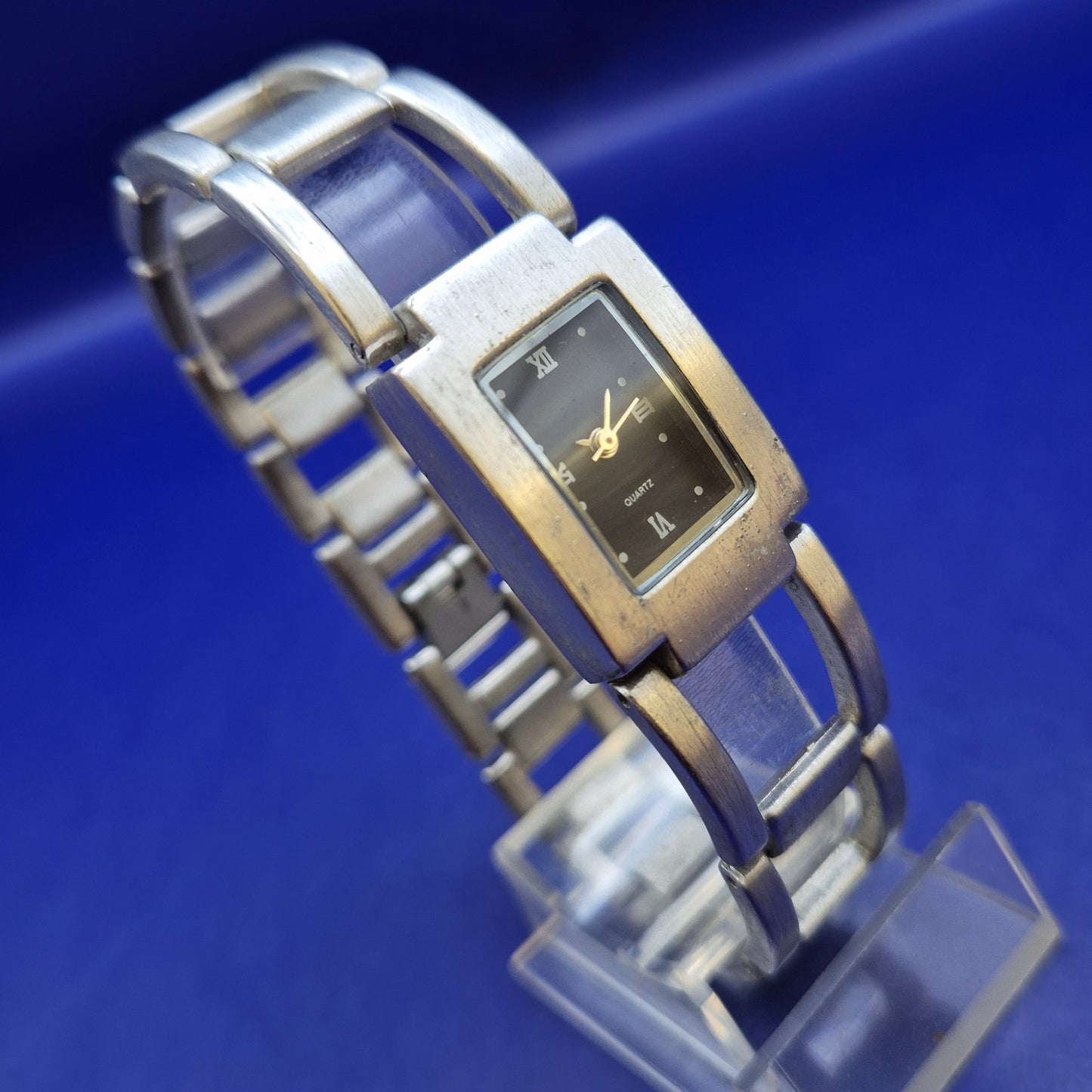 Elegante Damen Uhr in Silber-Optik – Rechteckiges Design